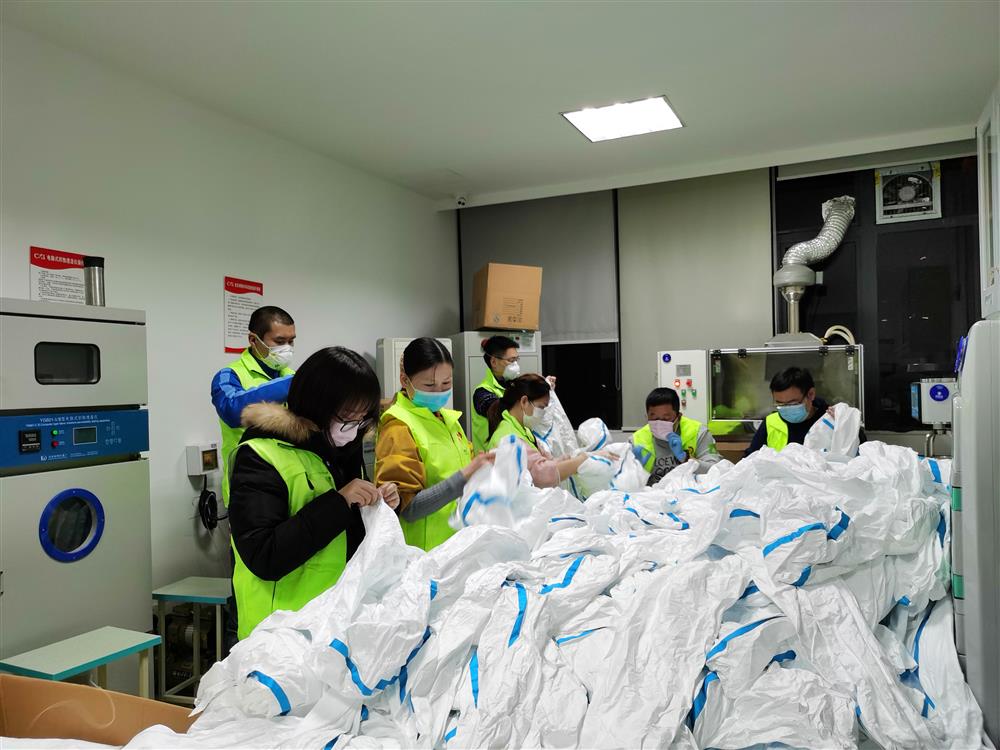 綠馬甲&ldquo;浦東青年志愿者&rdquo;，的一次晚班志愿服務